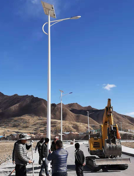 甘南碌曲10米惠农太阳能路灯项目