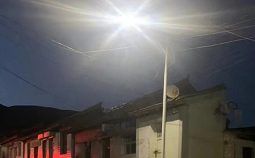 农村院子里最适合的惠农太阳能路灯亮度与安装要点